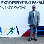 SAYOVO: O PATRIOTA QUE TEM UM JEITO ALEGRE DE CHORAR POR ANGOLA